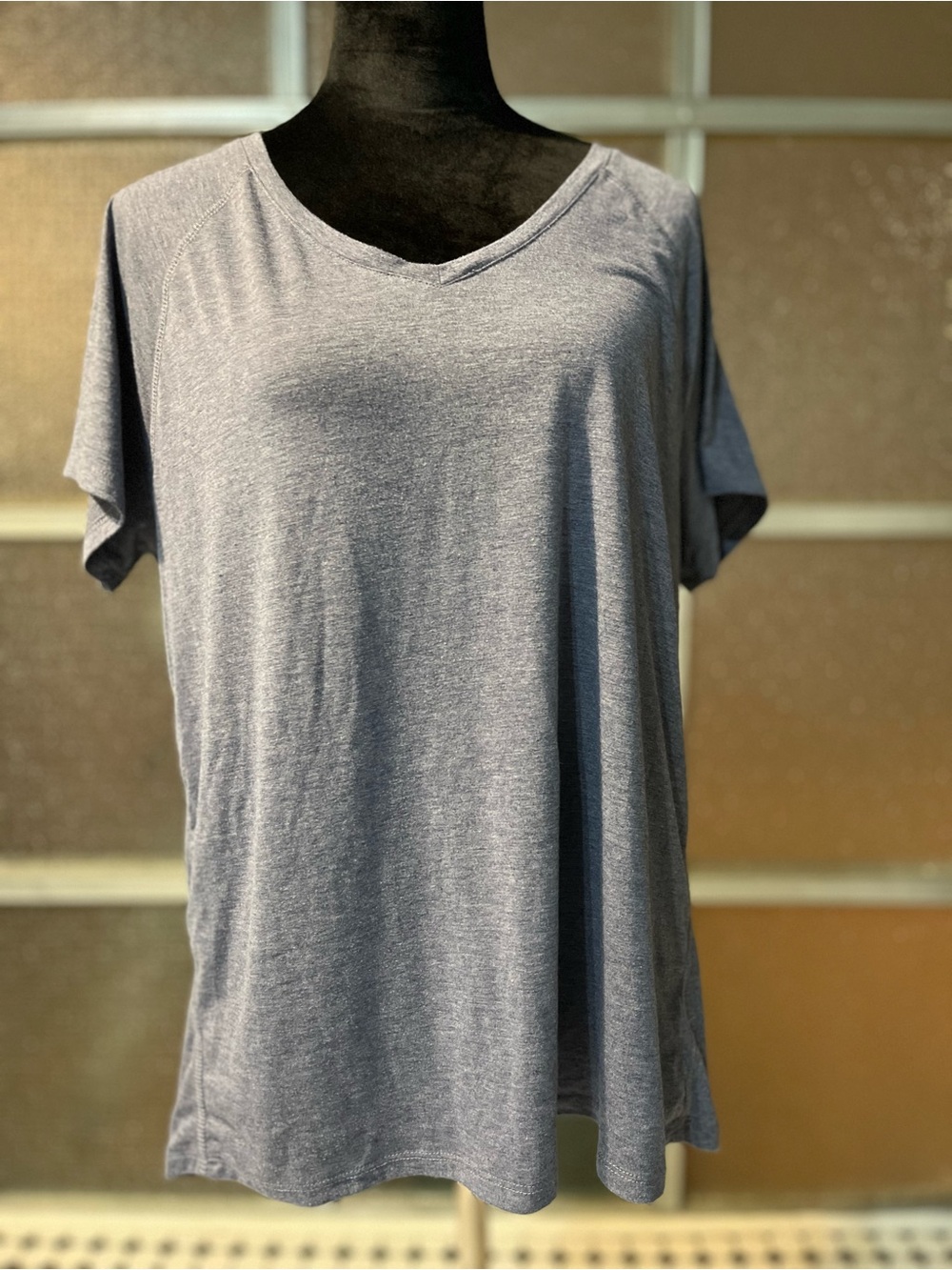 2 Amazon Essentials Women's Short Sleeve V-Neck  XL Workout Tees. Blue + Black